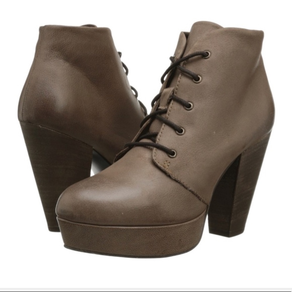 Steve Madden Raspy Boot size 9